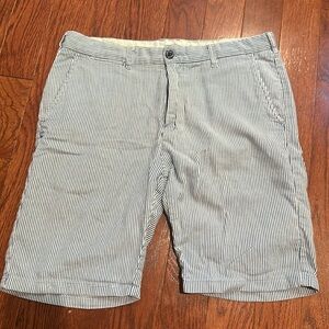 Surplus wardrobe men’s shorts size 34